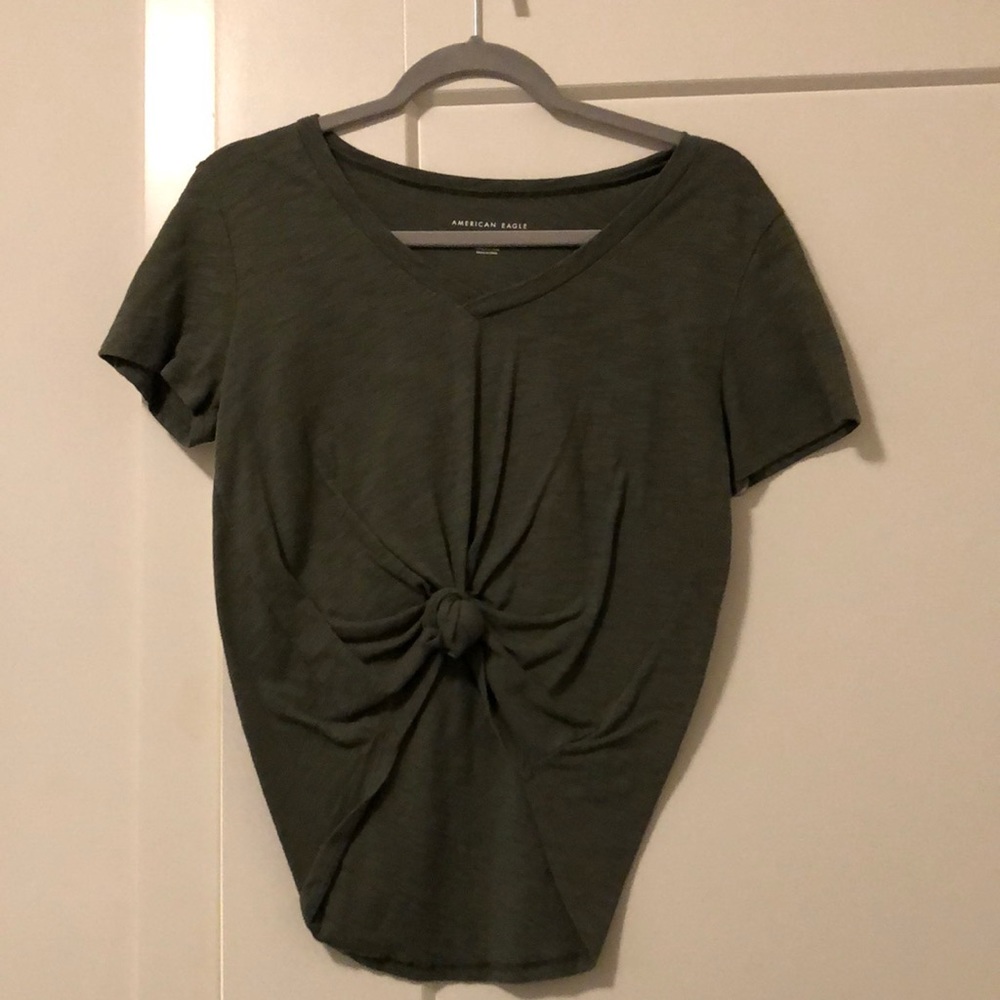 American Eagle V-neck shirt